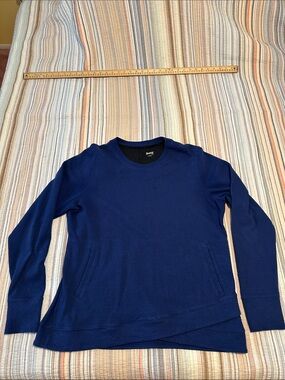 Duluth Trading Co Women's Crewneck Sweater in Navy